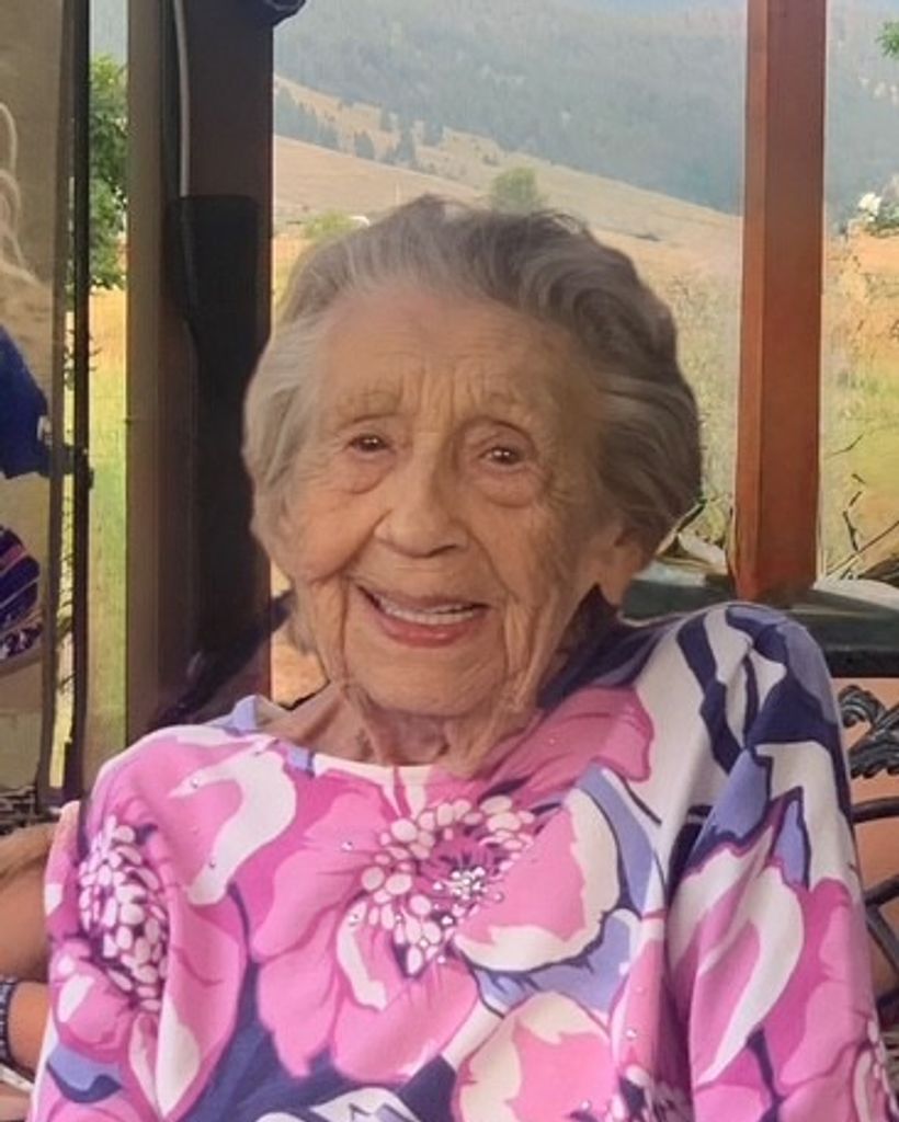 Violet Zachariason Profile Photo