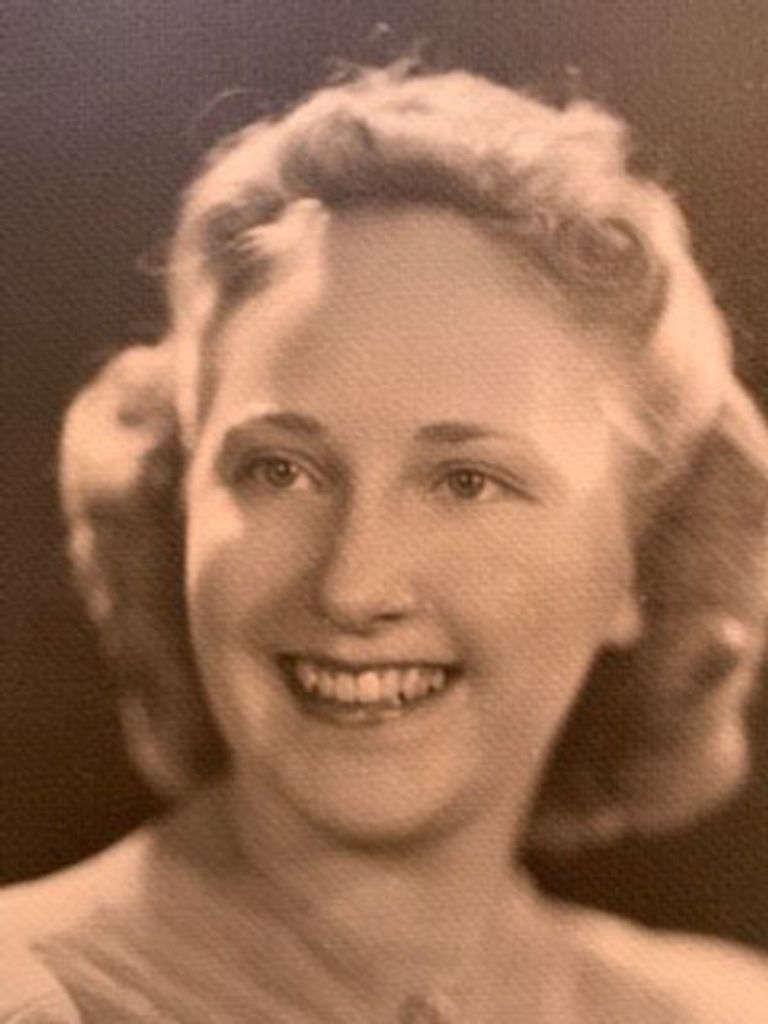 Elizabeth Egee Macmillan Profile Photo