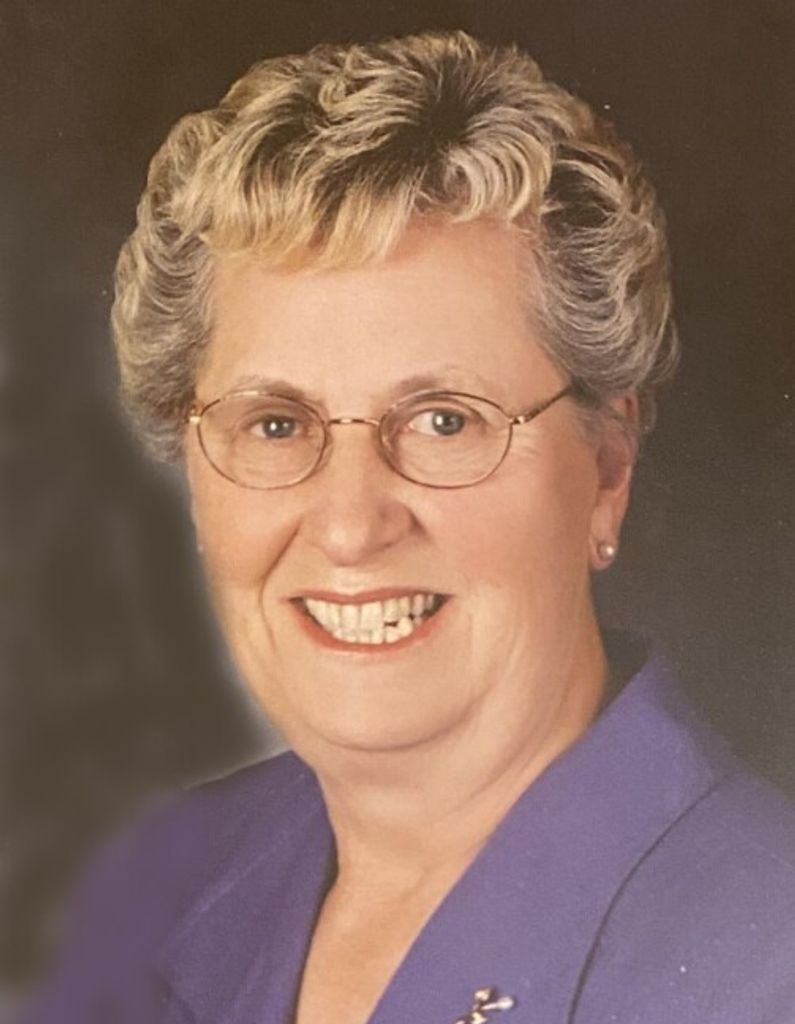 Ruth V. (Oberlander)  Lloyd