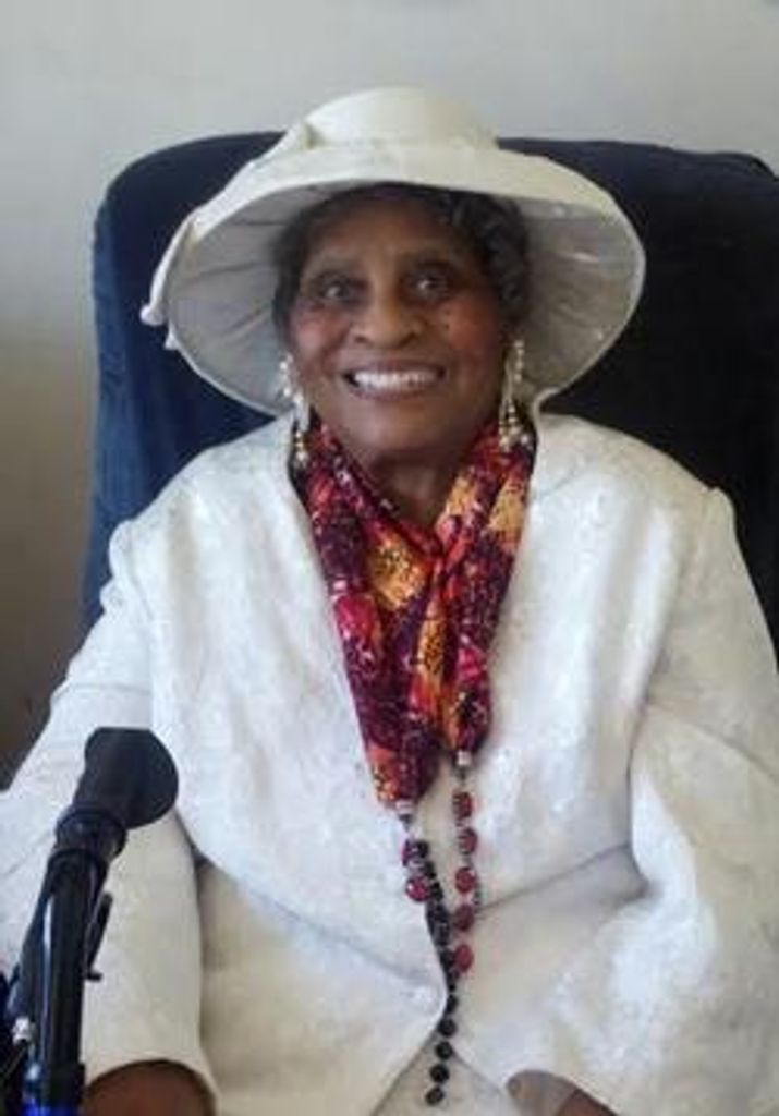 Lois Dean Saldana