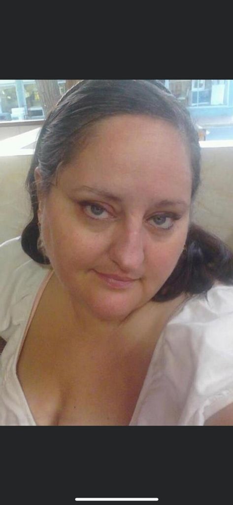 Holly Lynn Brown Profile Photo