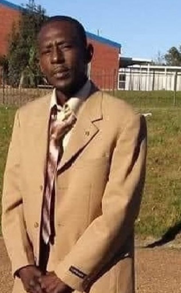 Robert Earl Clay Profile Photo