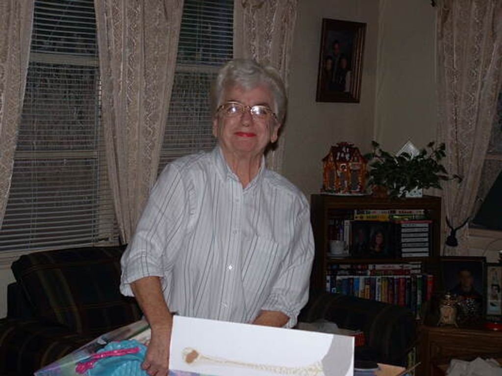 Lois Lucille Matthews