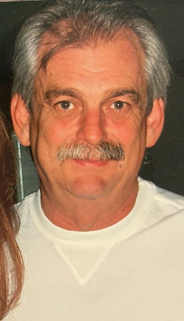 Michael Lewis Hill Profile Photo