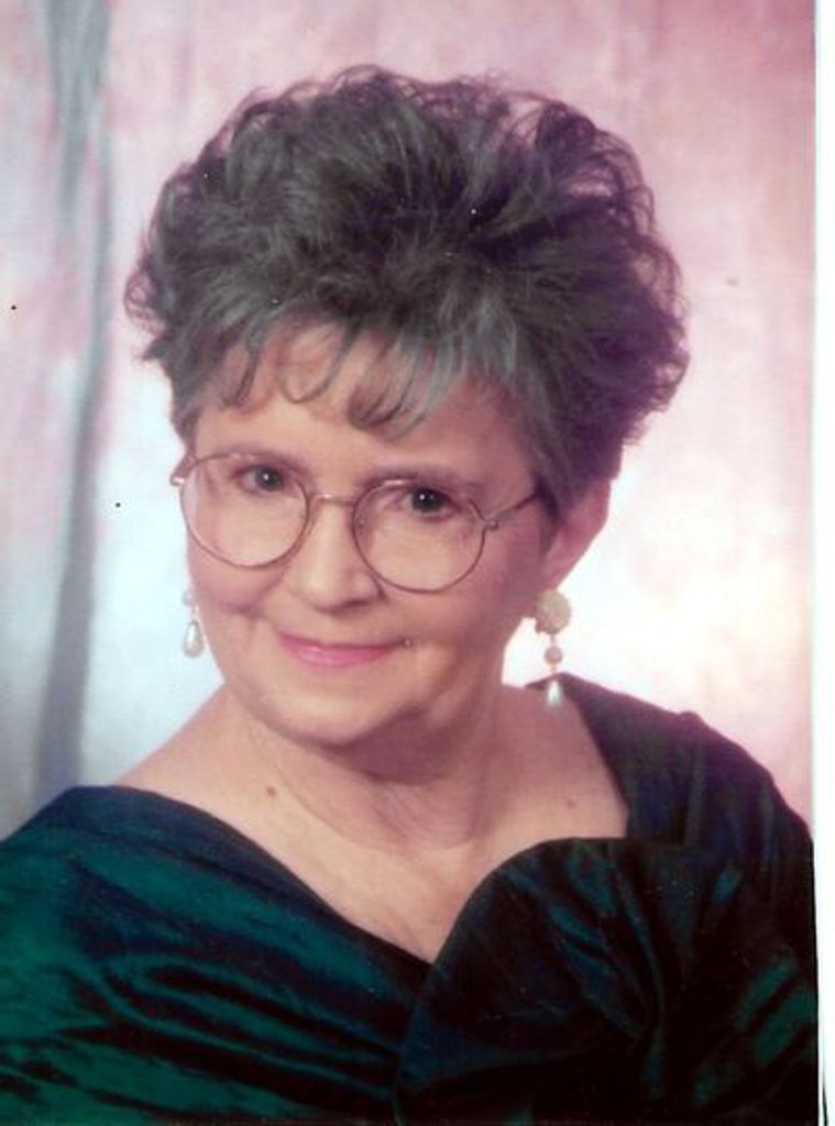 Nell Taylor Profile Photo