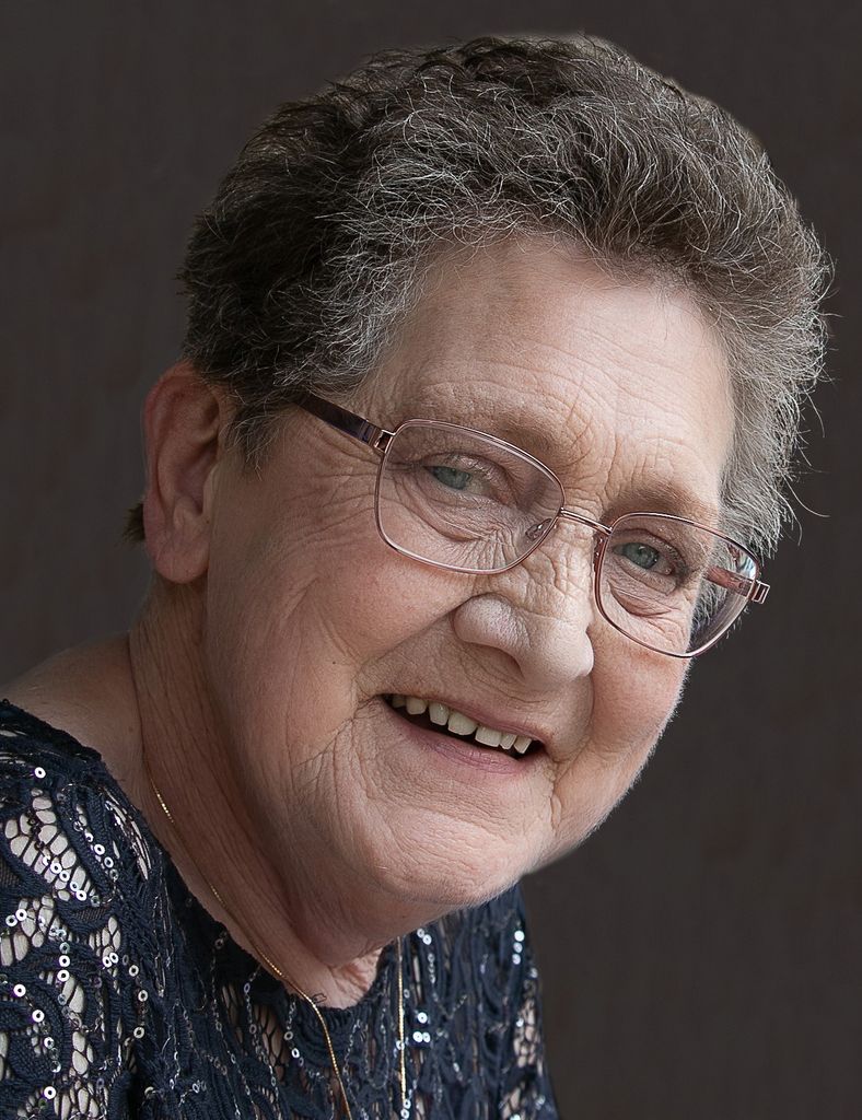 Em Lee Yennie Profile Photo