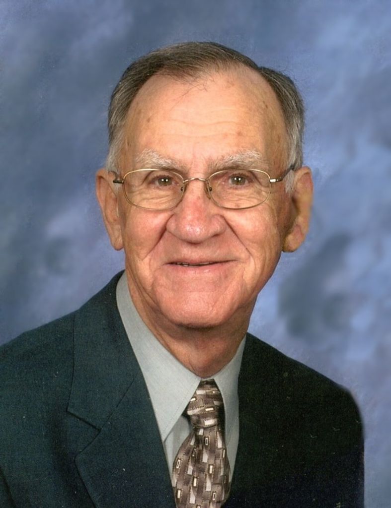Alton "Sandy" Mills Profile Photo