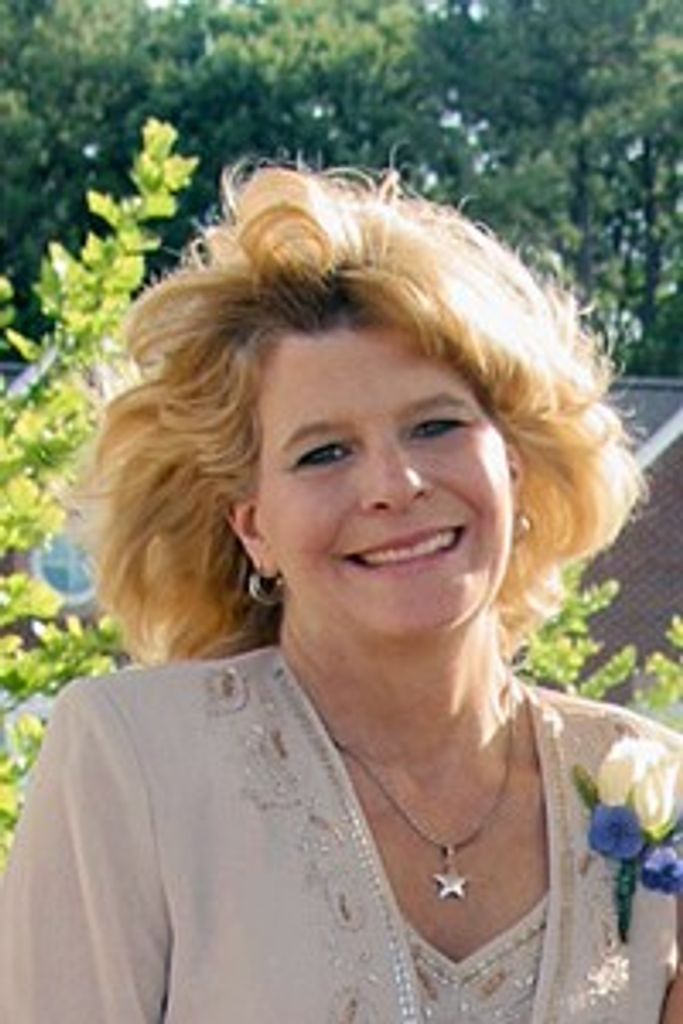 Debbie Revell Profile Photo