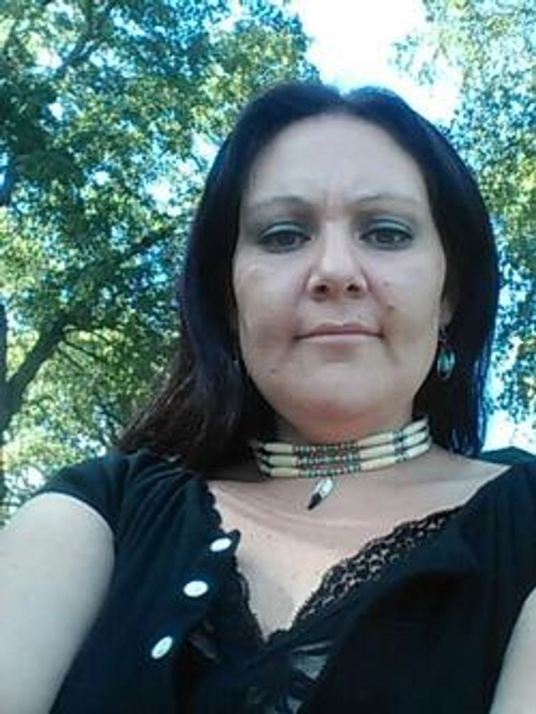 Elizabeth Flores