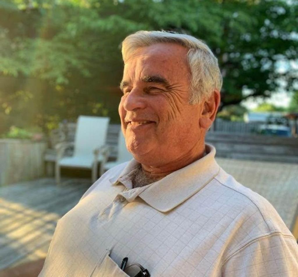 Robert Michael Holley Profile Photo