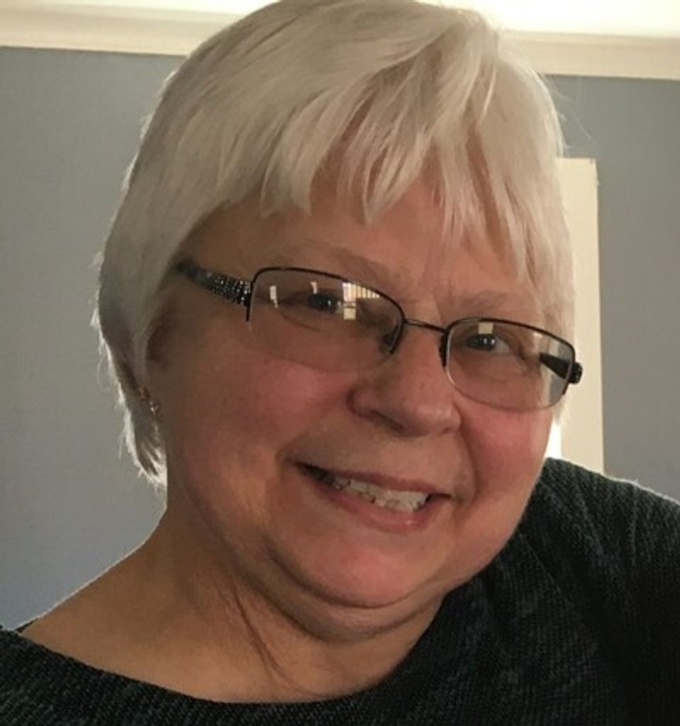 Julia Emerling Profile Photo