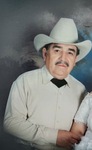 Jose Saenz photo gallery thumbnail 49 of 63