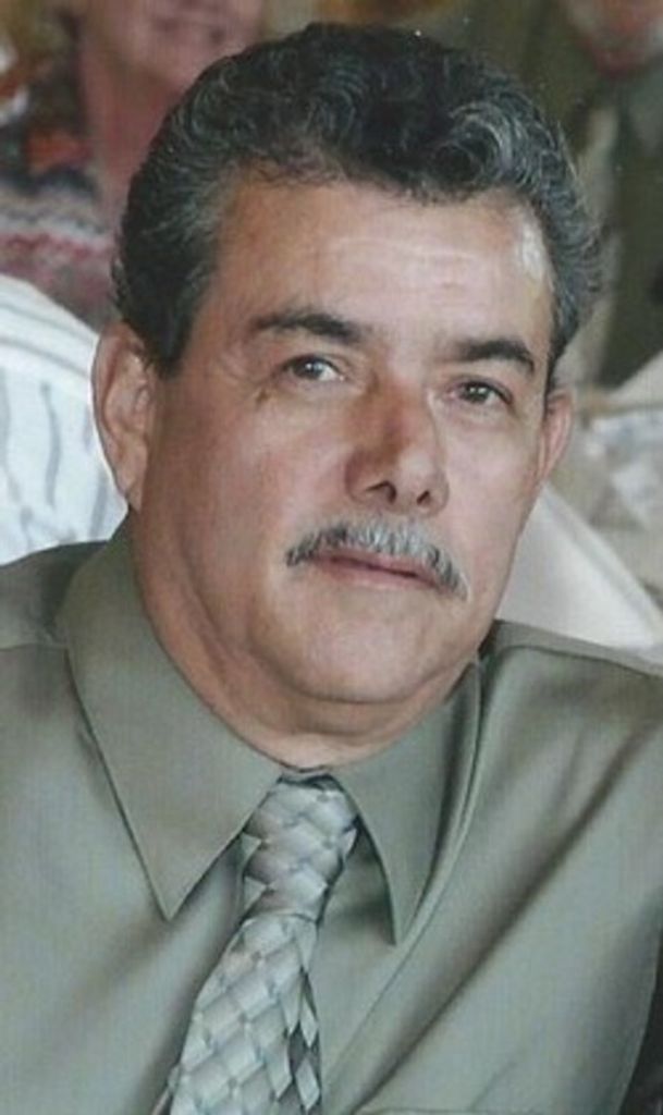 Mario R Perez