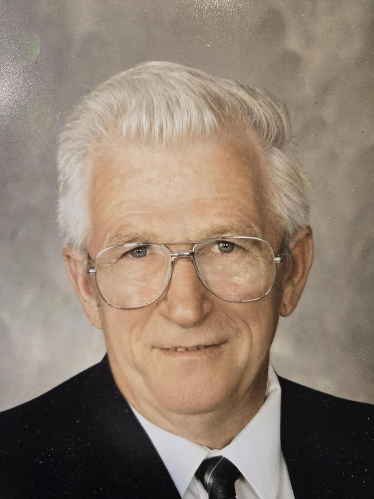 Robert J. "Bob" Mcmaster Profile Photo