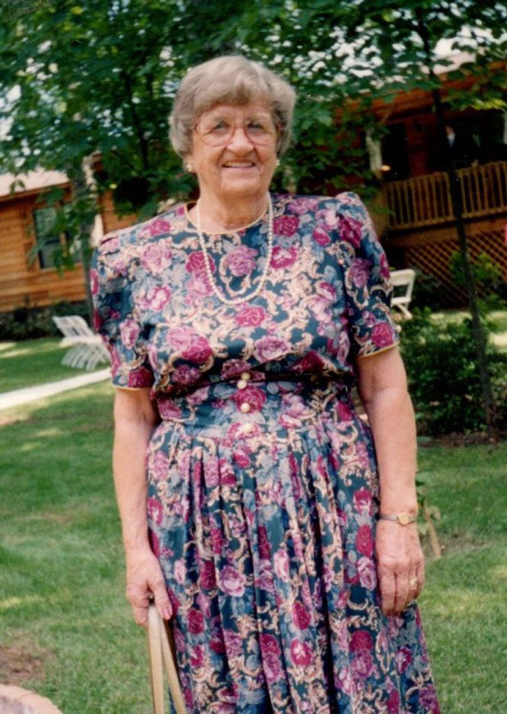 Dorothy “Neenaw” Lee Blackwell