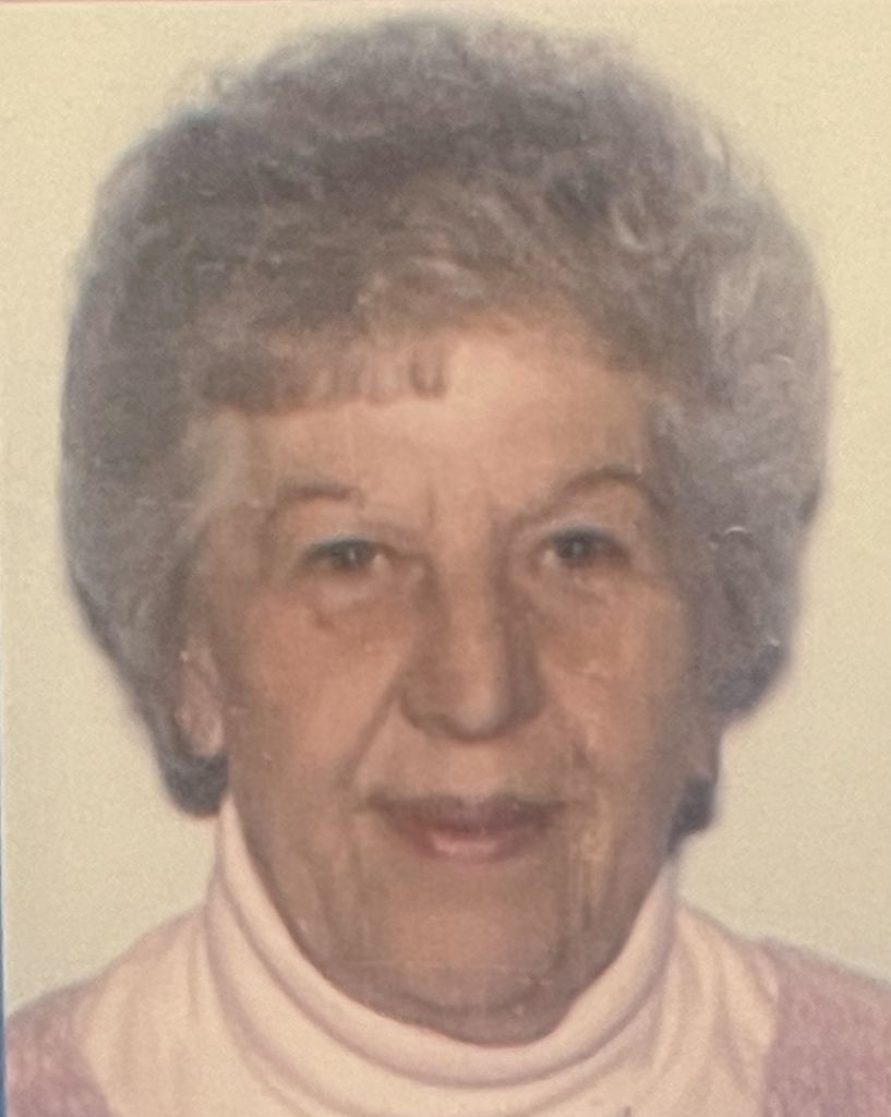 Avis Cote Profile Photo