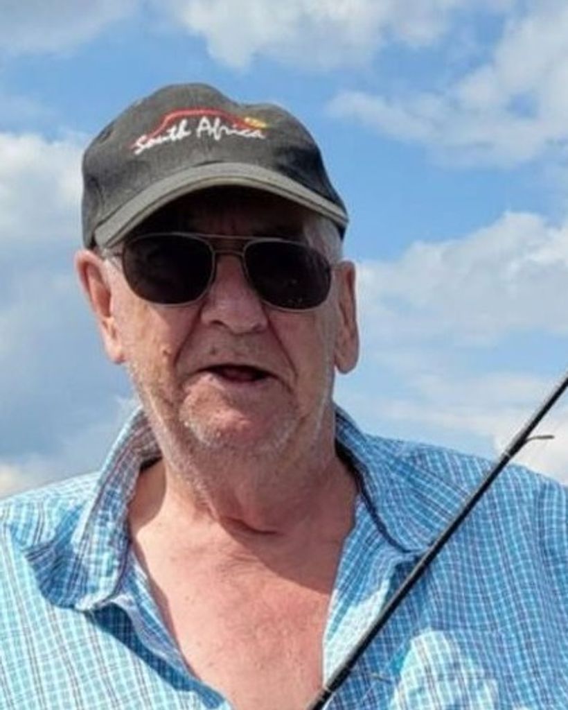 Robert "Bob" Calvin McConnell Profile Photo