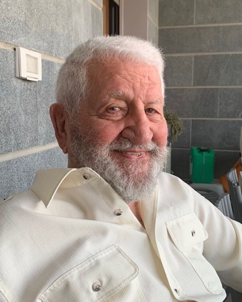 Micha Yaron Profile Photo