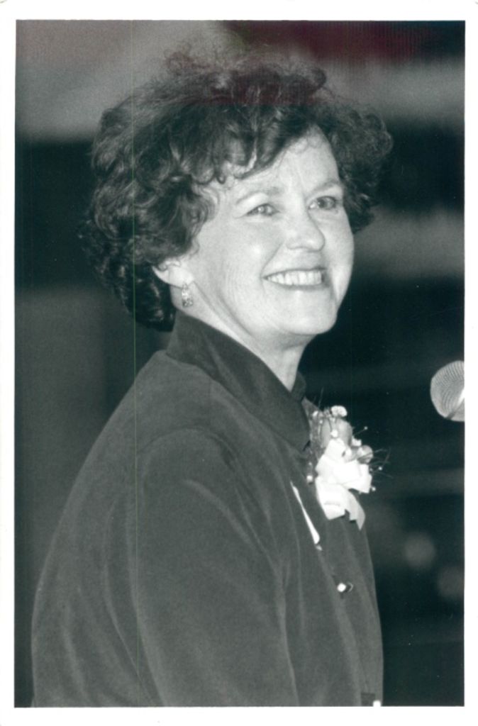 Carol Helle