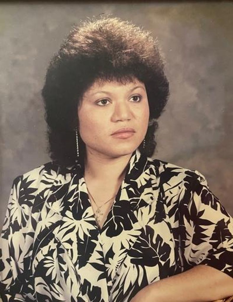 Maria Santa Ana Izaguirre Salinas Profile Photo