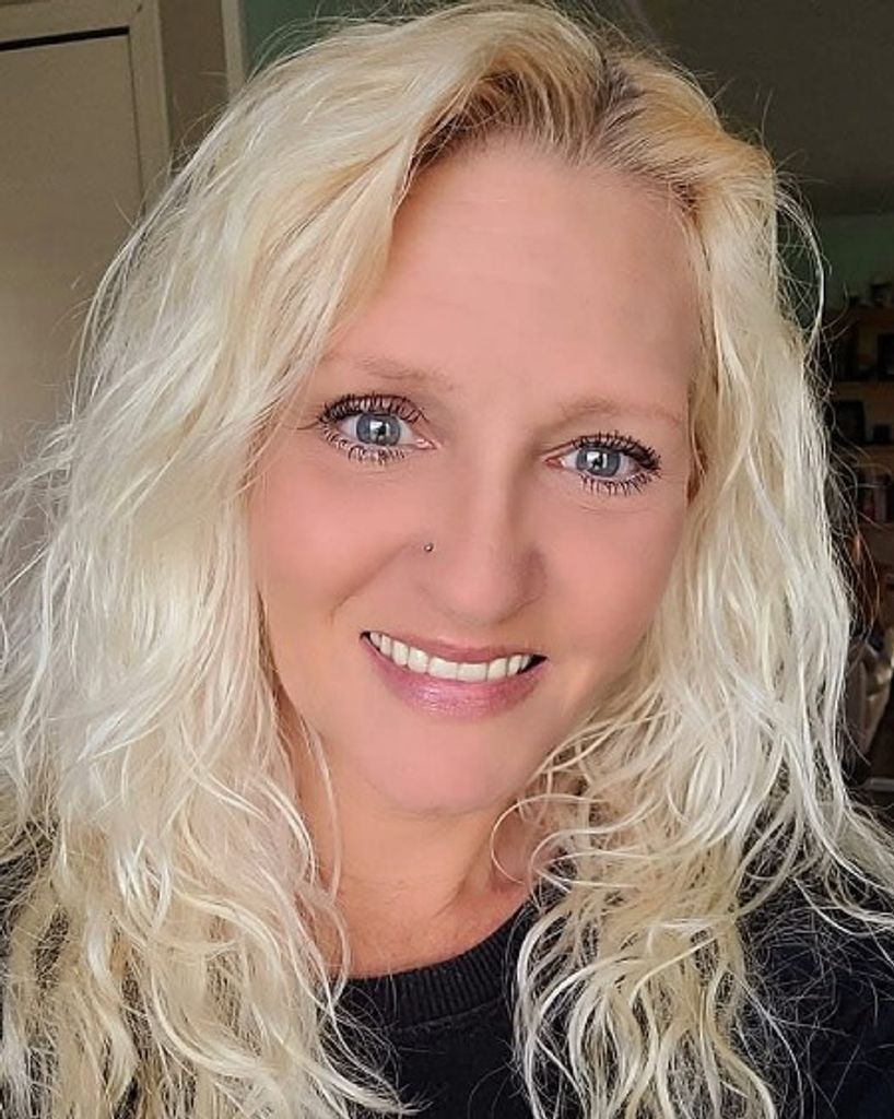 Janie Suire Profile Photo