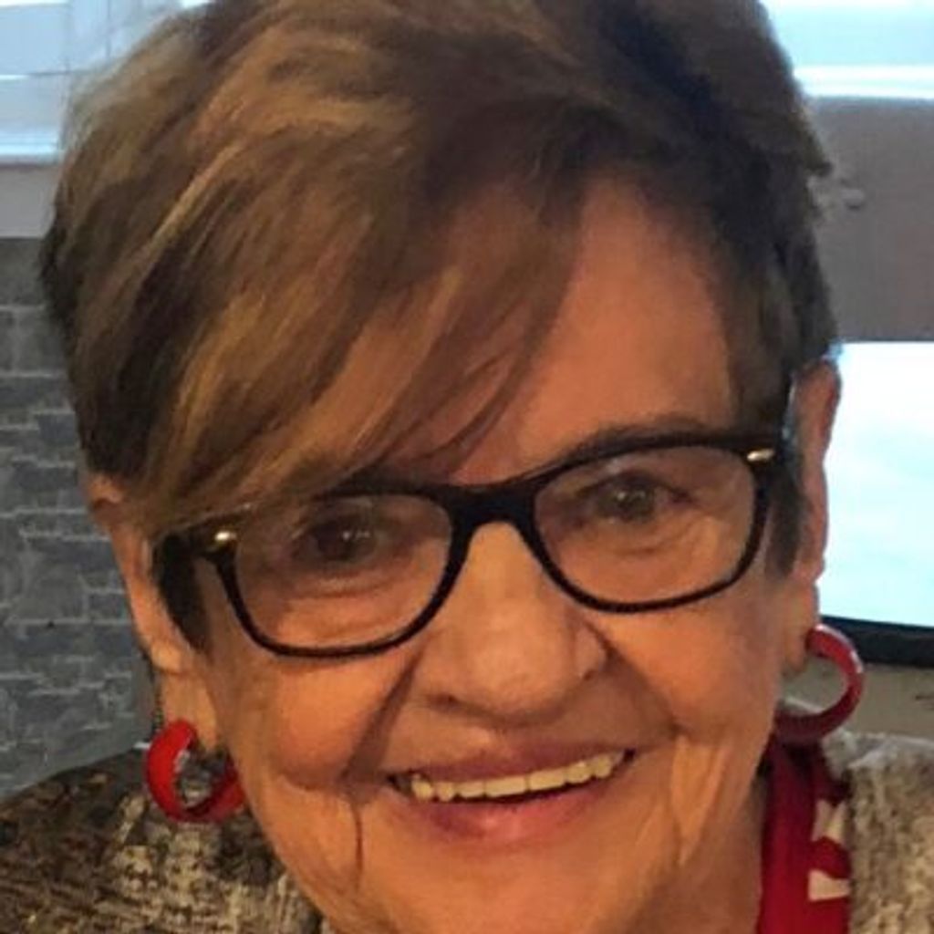 Gloria  Stone