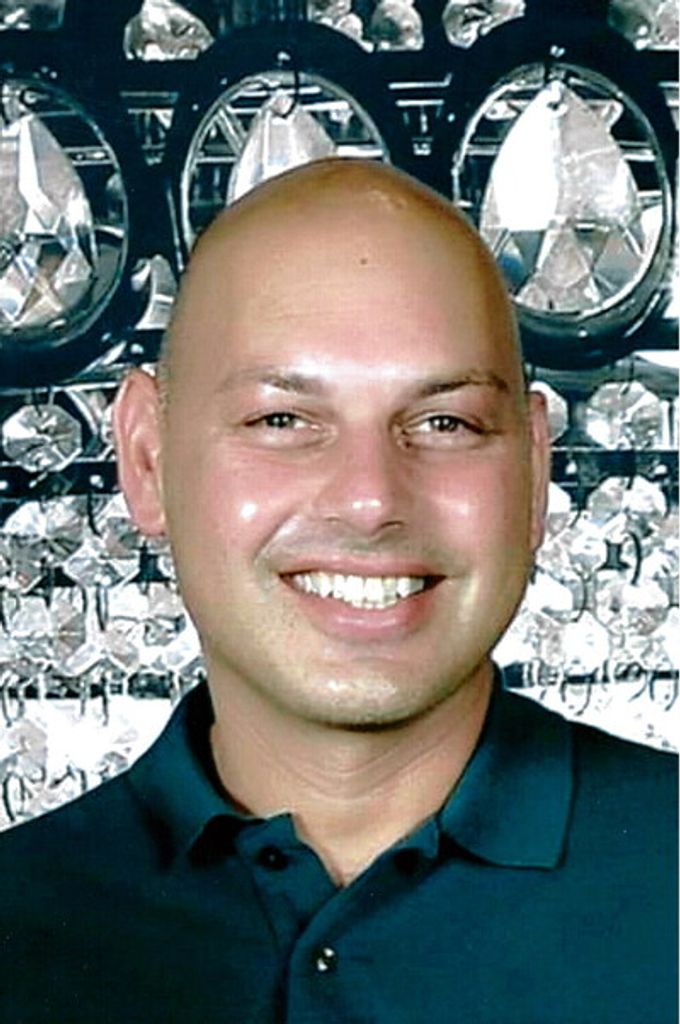 Joel Leon Karim Profile Photo