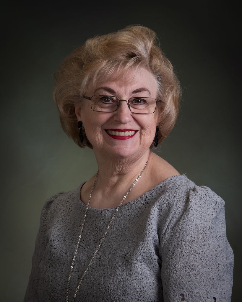 Elizabeth Pokorny Robertson