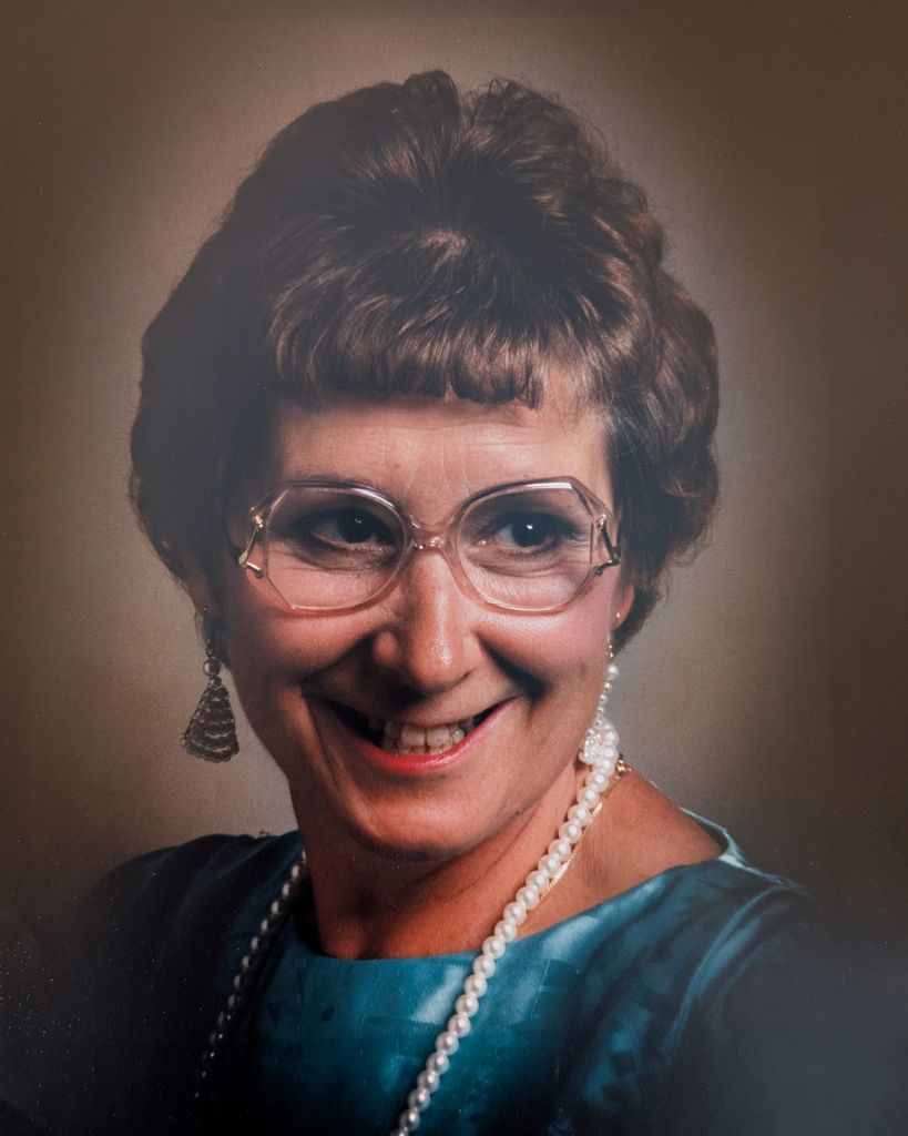 Vivian Jean Cardinell (nee McKernon) Profile Photo