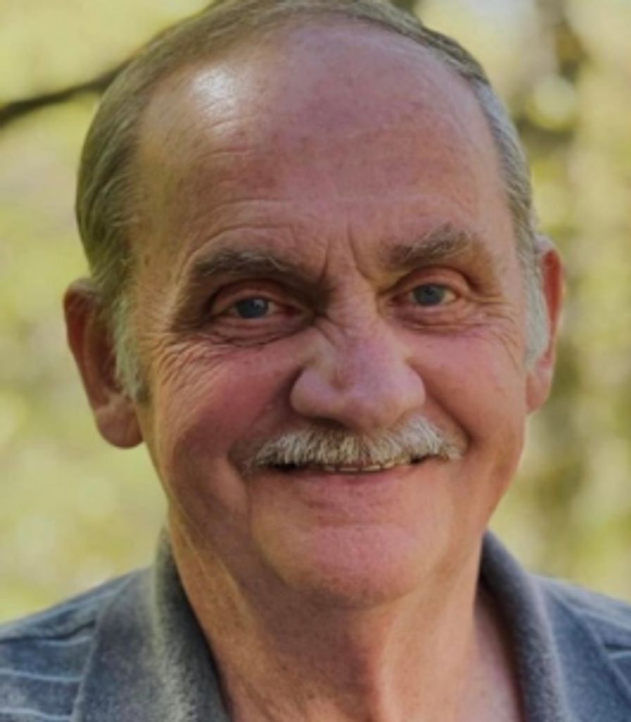 Robert Smith Profile Photo