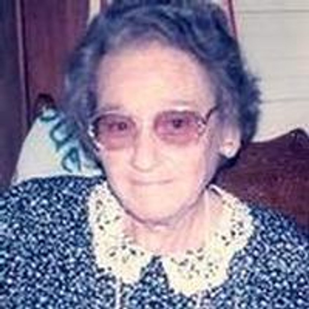 Lola "Aunt Bea" Steedley