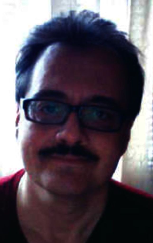 Robert Eperjesi