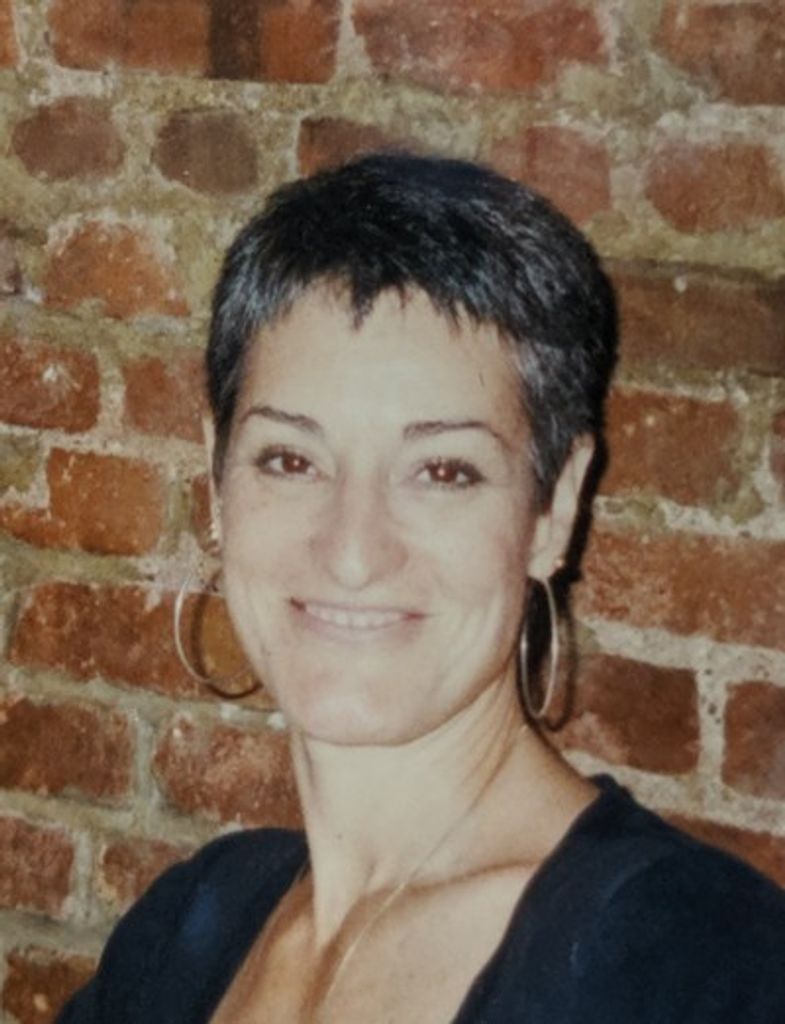 Gloria Maria Lesta Profile Photo