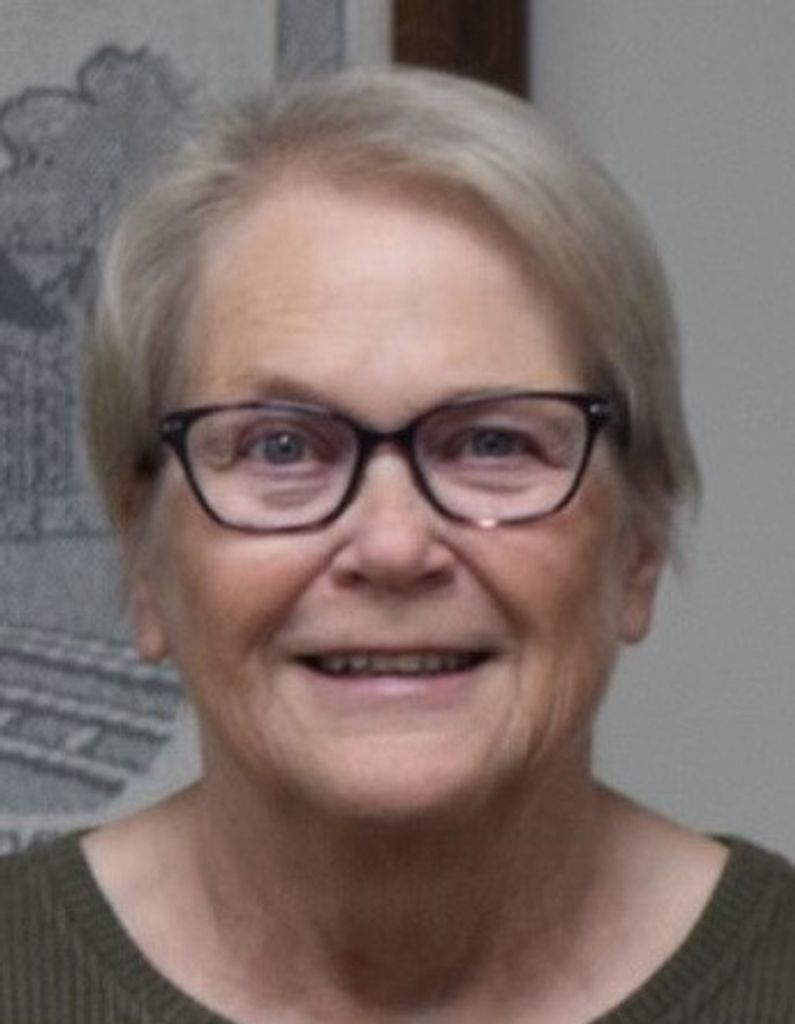 Linda M. (Fortman)  Closson