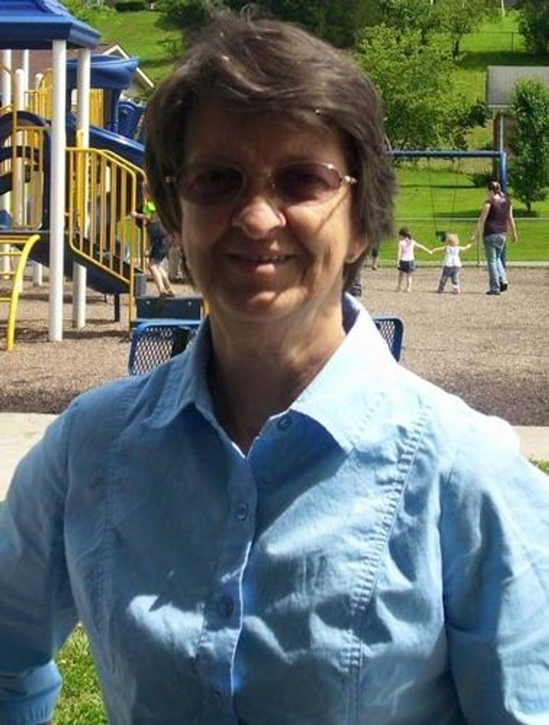 Lucinda Lewis Profile Photo