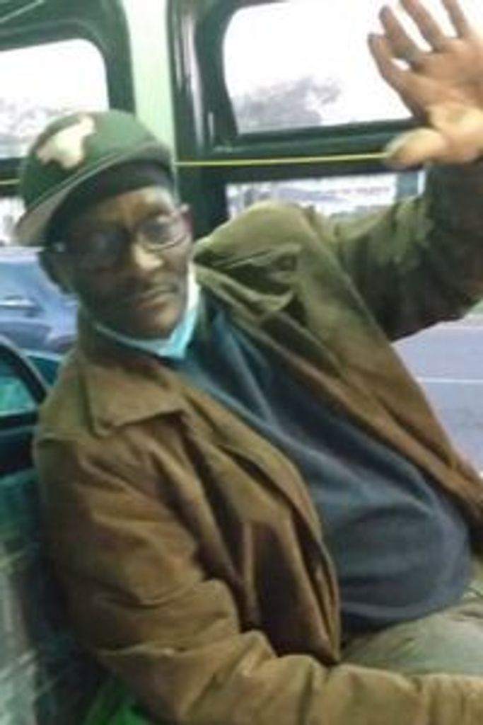 Robert Lee Wood Profile Photo