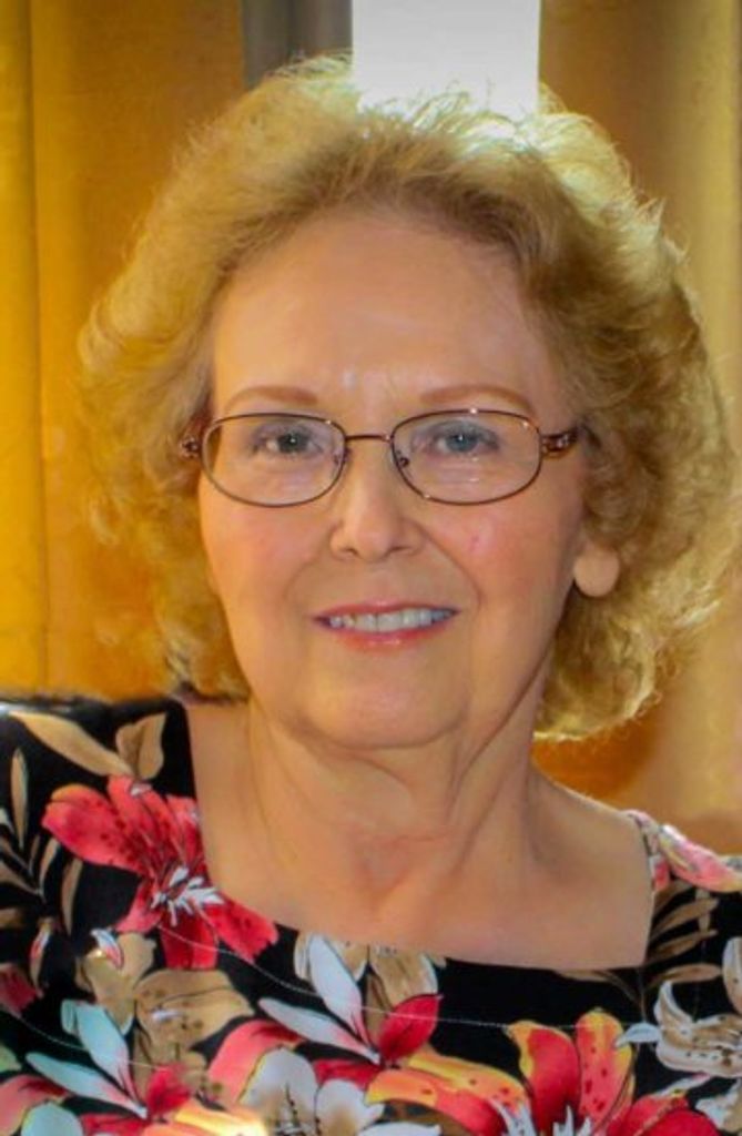 Gloria “Glo” Hays