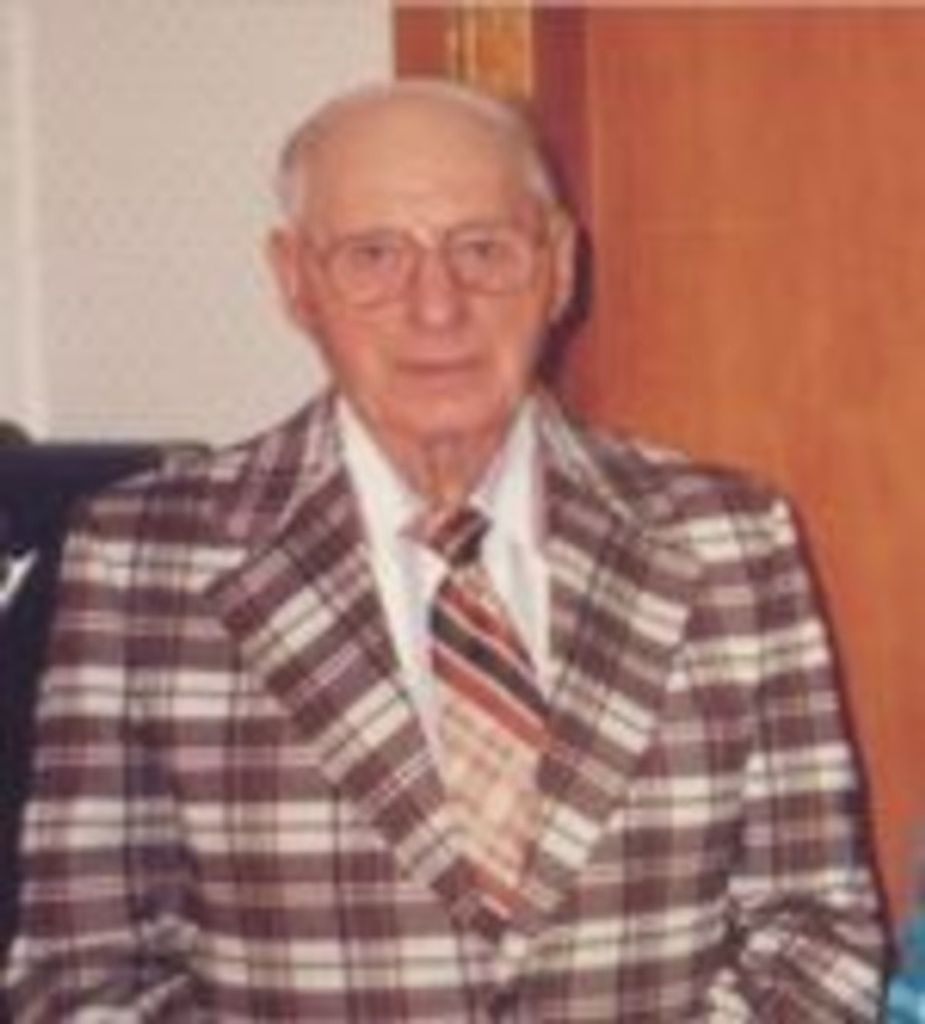 Woodrow Roggow Profile Photo