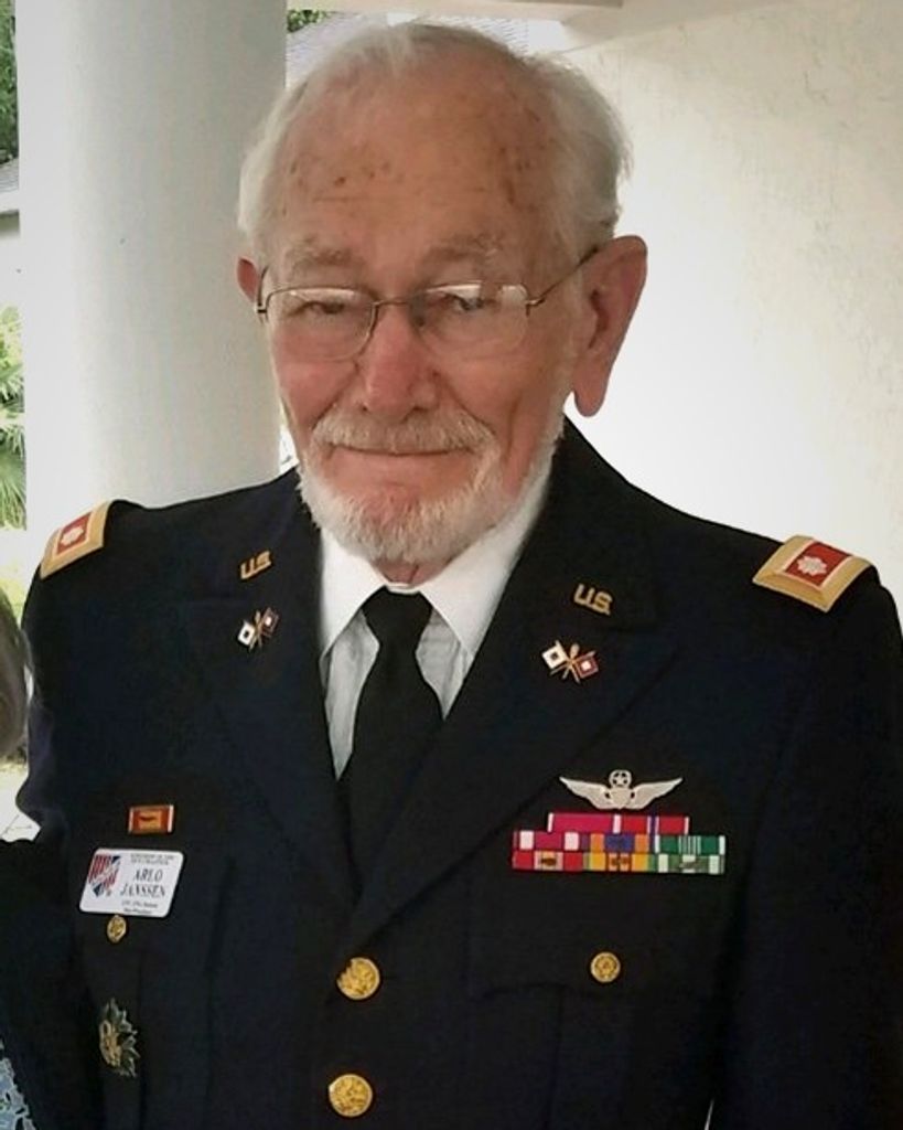 Arlo Dean Janssen Profile Photo