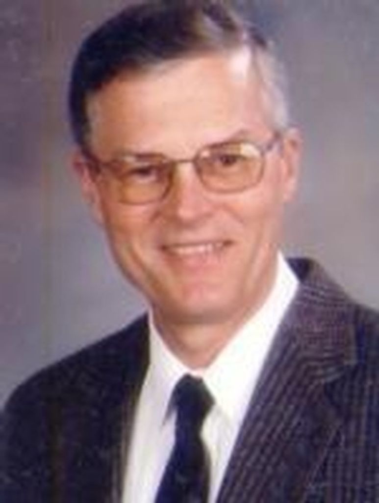 Robert W. Looyenga