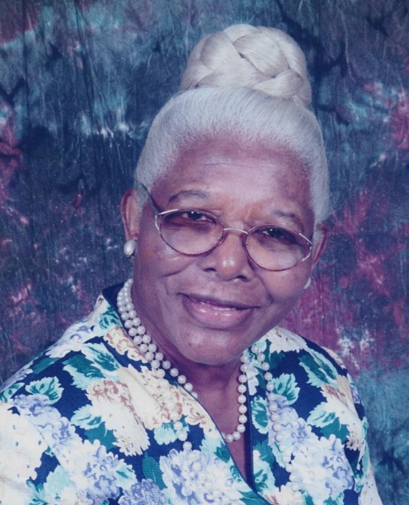 Mae Clyde Moultrie Hall