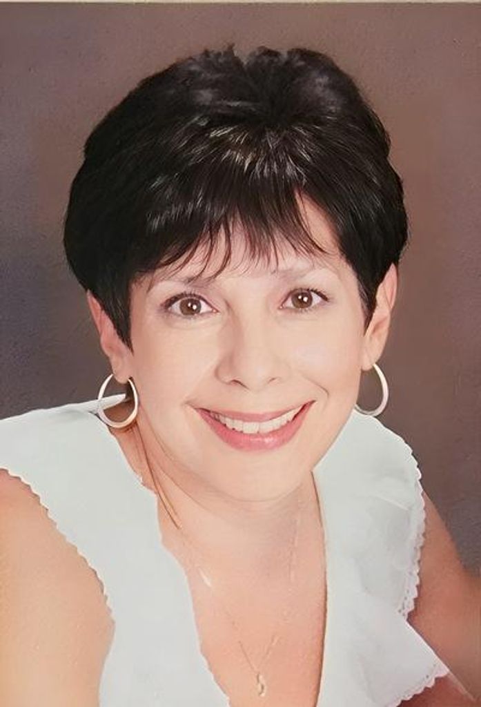 Carmen Della Anderson Profile Photo