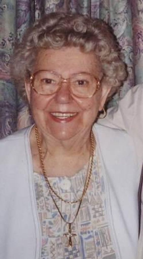 Elizabeth E Gusciora