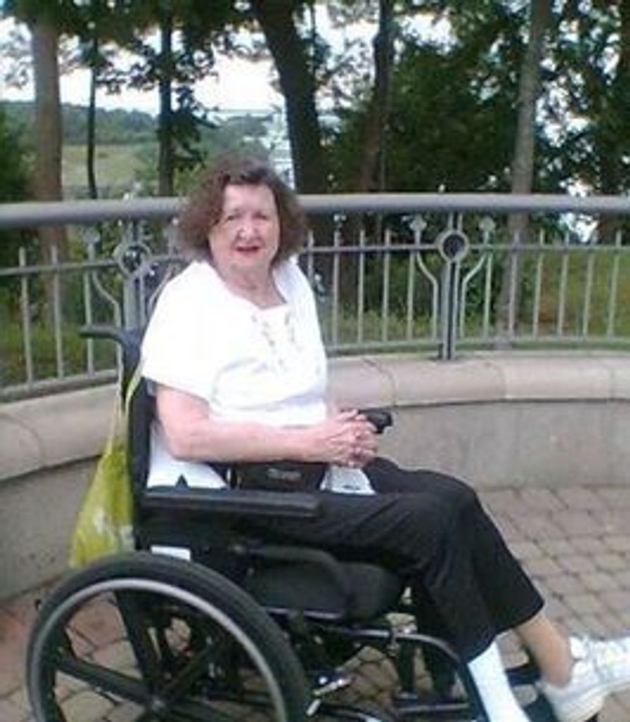 Elizabeth Brown Profile Photo