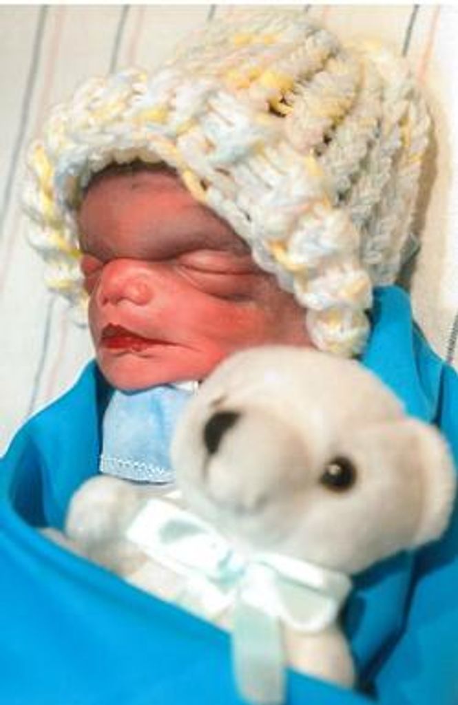 Ashton Deshon Hollins