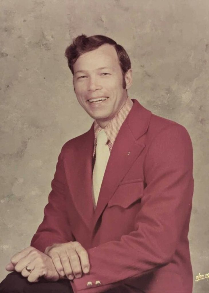 Ross Alton Bradley Profile Photo