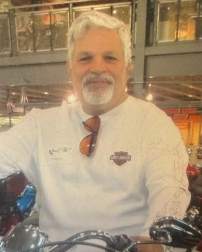 Raymond Elroy Schulze Profile Photo
