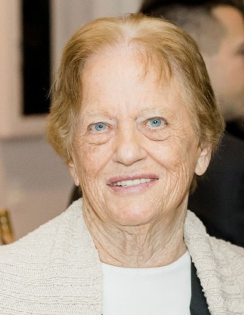 Theresa (Dubiel)  Engdahl Profile Photo