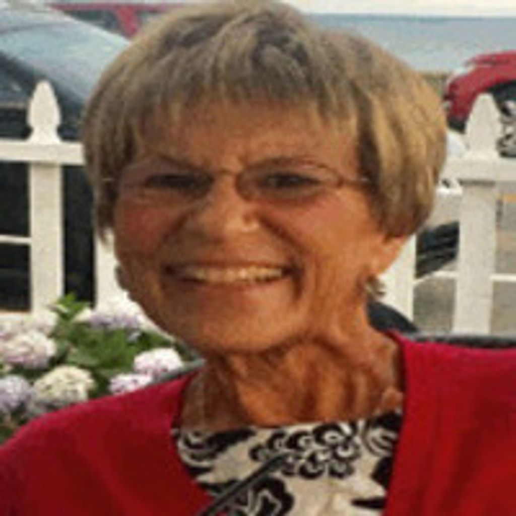 Simonne Holton