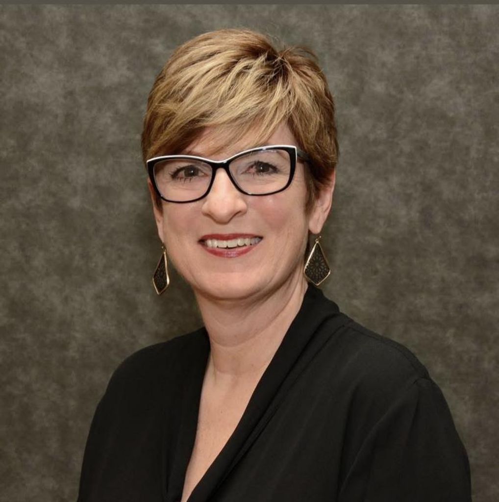 Laurel Linnae Mader Profile Photo